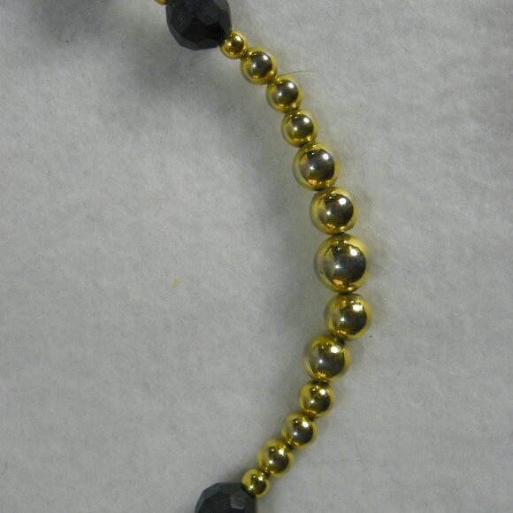 Vintage Park Lane Black and Gold Tone Beads. .Signed on tag. - Picture 5 of 8